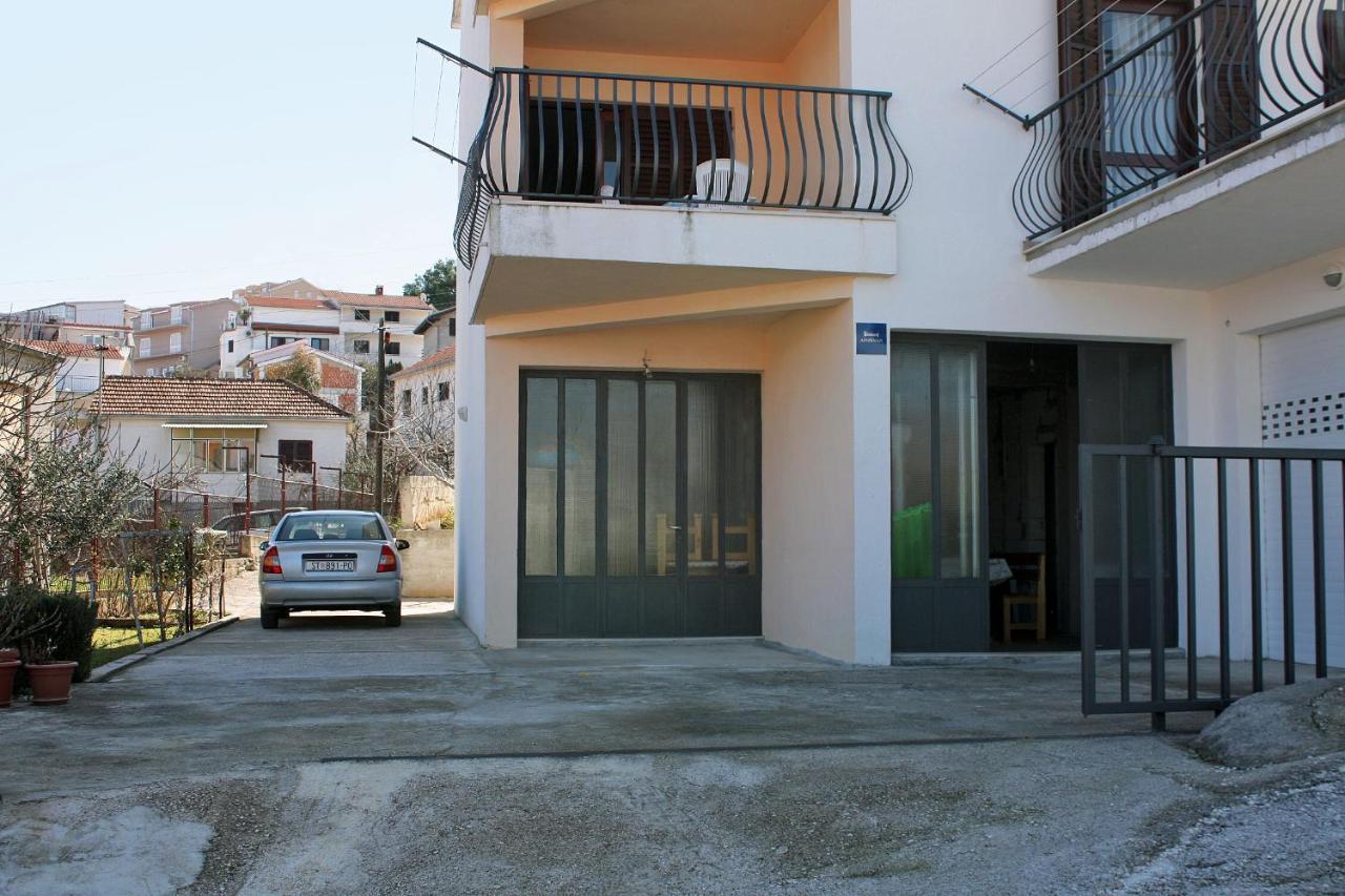 Apartments By The Sea Mastrinka, Ciovo - 4836 Трогир Экстерьер фото